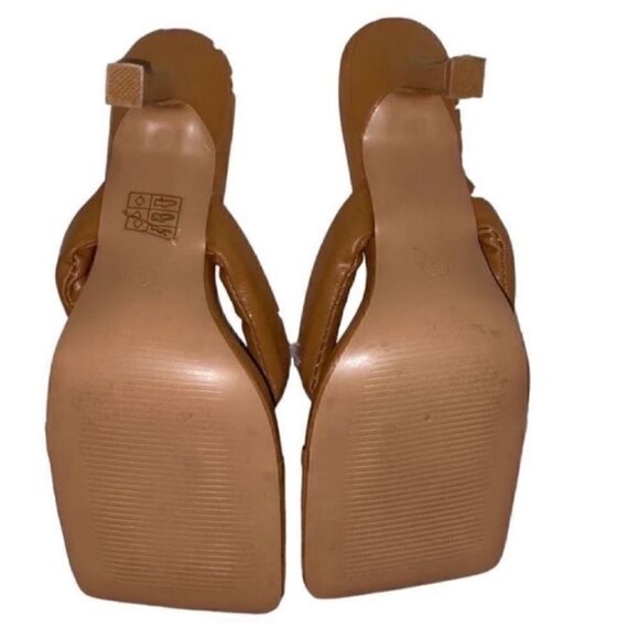 PrettyLittleThing Padded Brown Square Mouth Thong
Sandals(Size 5) - Picture 5 of 10